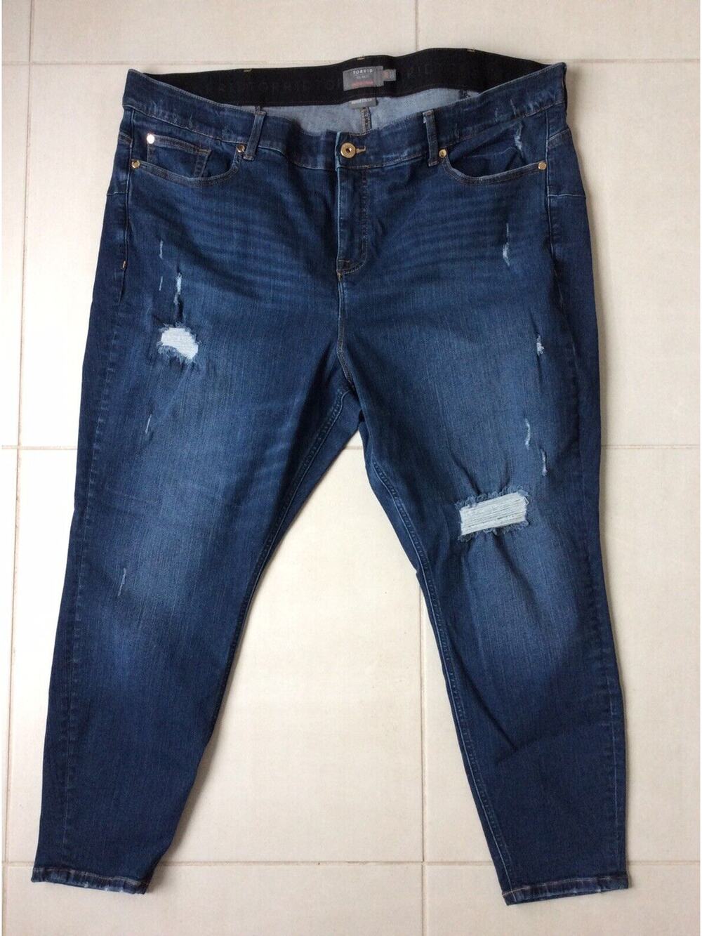Torrid Skinny Jeans Bombshell Distressed Frayed Stretch